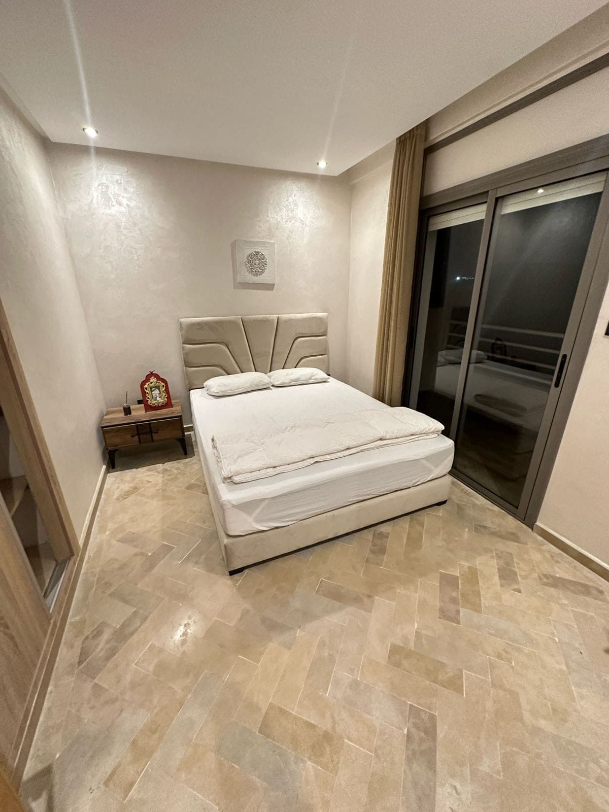 💢Appartement a louer 8500dh /mois a Racine traversant Est/Ouest 7ème et dernier étage sans vis-à -vis sur Racine, place des Iris :