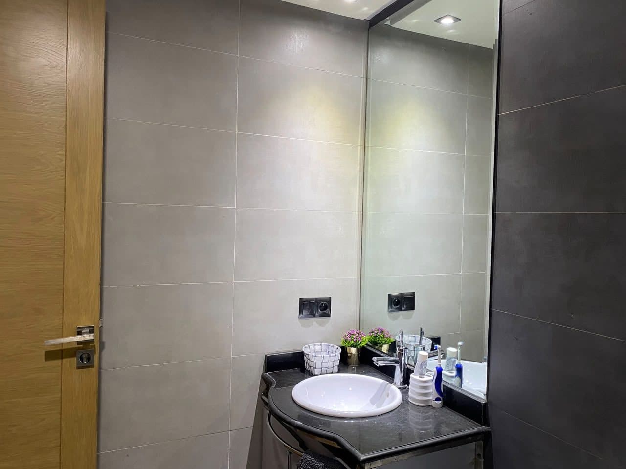 🏡 À LOUER – APPARTEMENT VIDE DE 3 CHAMBRES | FERME BRETONNE, CASABLANCA 📍 Emplacement privilégié : à seulement 2 minutes de Casa Finance City !